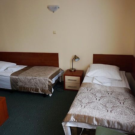 Hotel Pod Szczesliwa Gwiazda Cekanowo Esterno foto