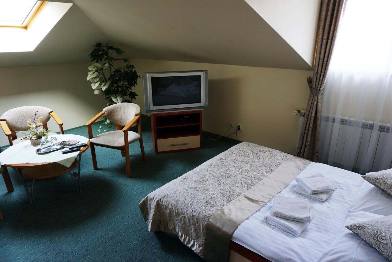 Hotel Pod Szczesliwa Gwiazda Cekanowo Esterno foto