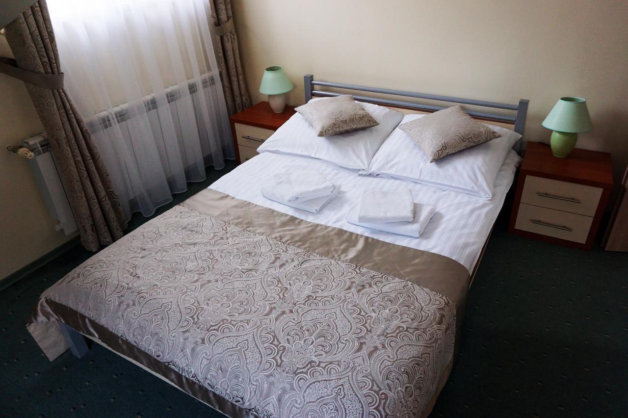Hotel Pod Szczesliwa Gwiazda Cekanowo Esterno foto