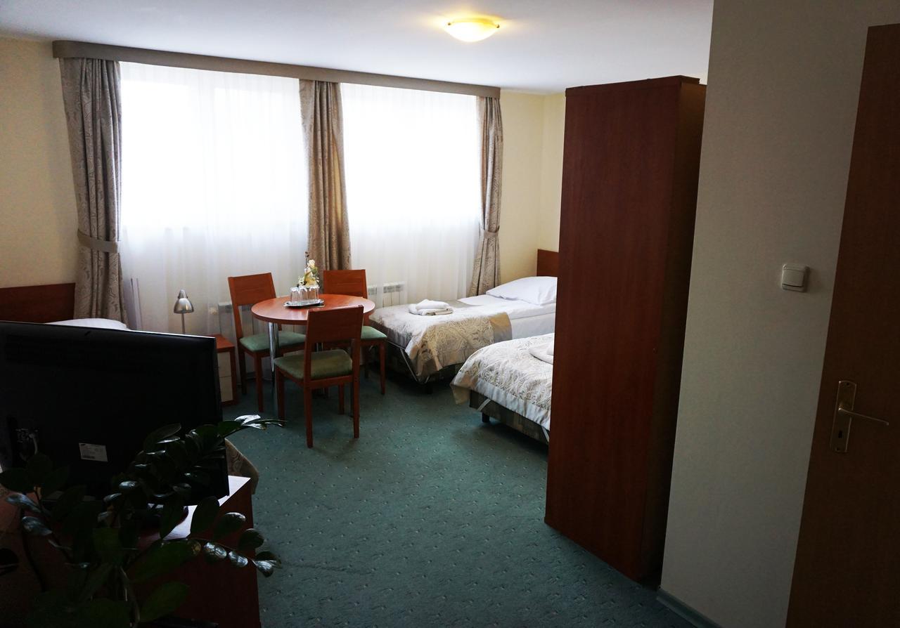 Hotel Pod Szczesliwa Gwiazda Cekanowo Esterno foto