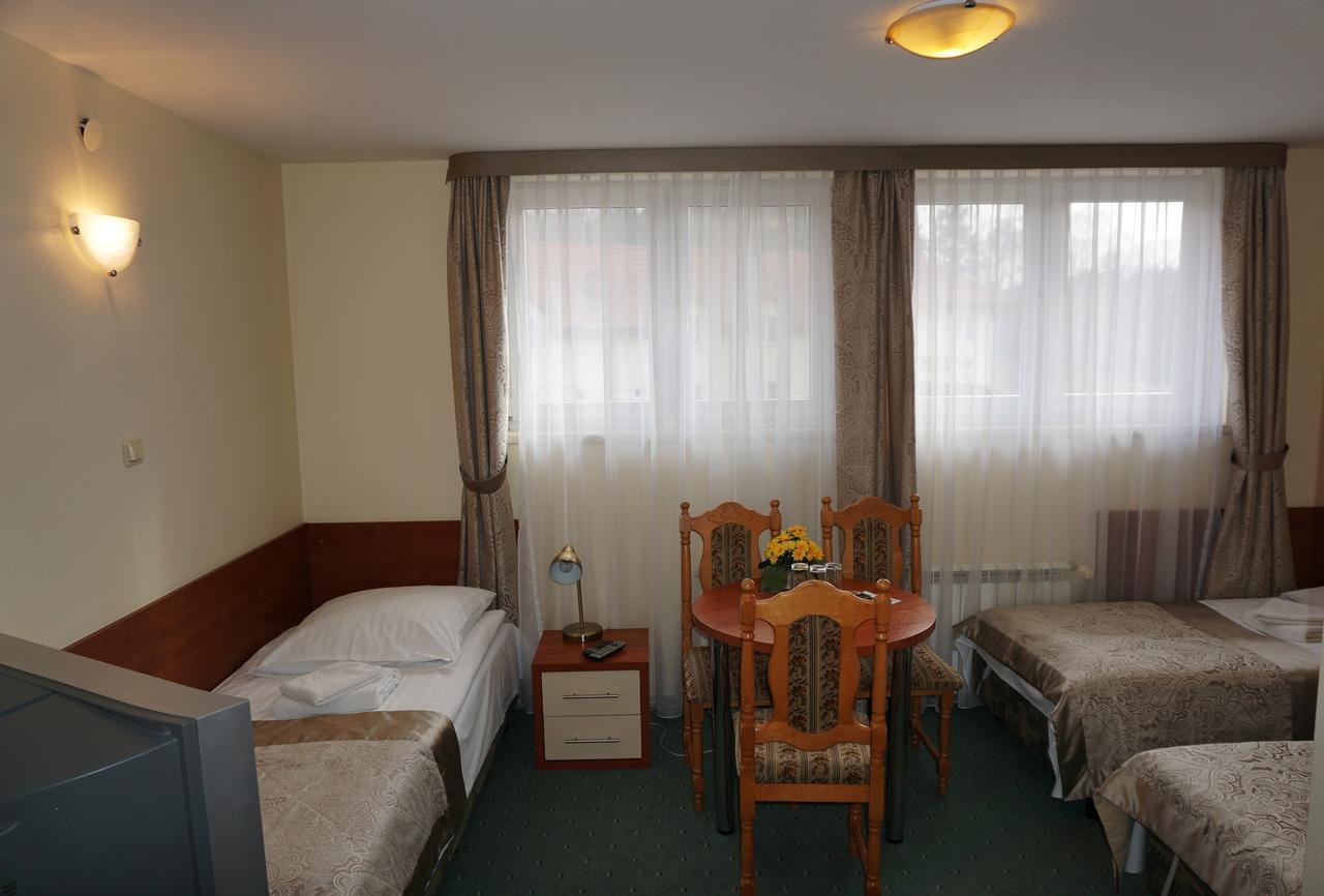 Hotel Pod Szczesliwa Gwiazda Cekanowo Esterno foto