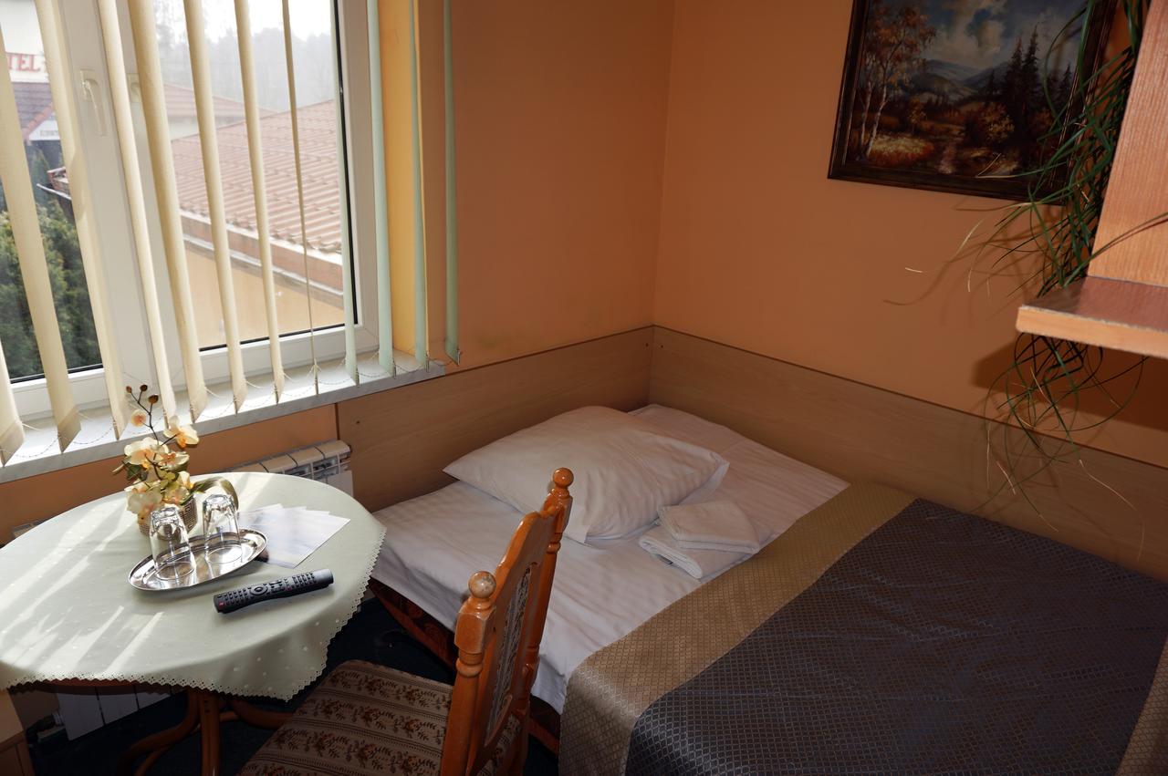 Hotel Pod Szczesliwa Gwiazda Cekanowo Esterno foto