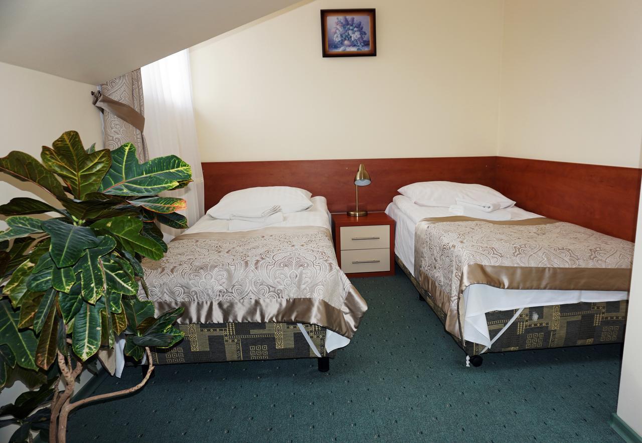 Hotel Pod Szczesliwa Gwiazda Cekanowo Esterno foto